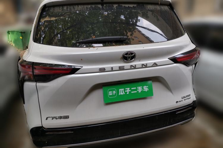 Used Toyota SIENNA 2024 2.5L Hybrid Four-Wheel Drive Prestige Edition Rear