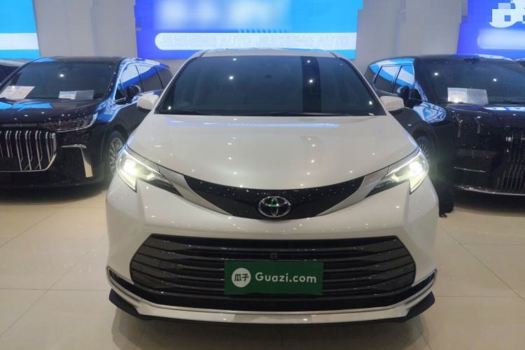 Used Toyota Sienna 2024 2.5L Hybrid Four-Wheel Drive Prestige Edition