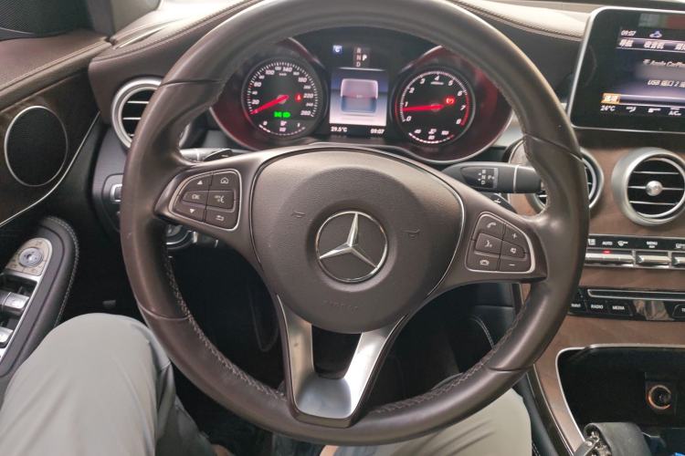 Used Mercedes-Benz GLC 2018 Refreshed GLC 300 4MATIC Dynamic Edition Steering Wheel