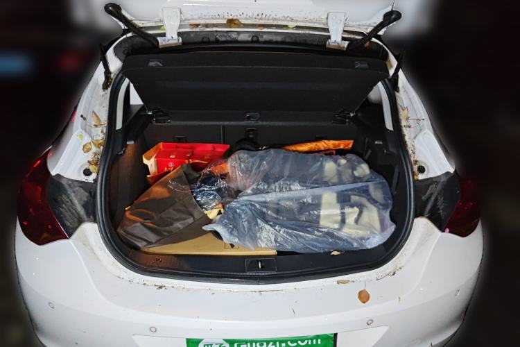 Used Buick GT 2013 XT 1.6L Automatic Fashion Edition Trunk