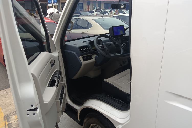 Used SRM New Energy E3 2025 Fudi 310KM Practical Passenger Vehicle
