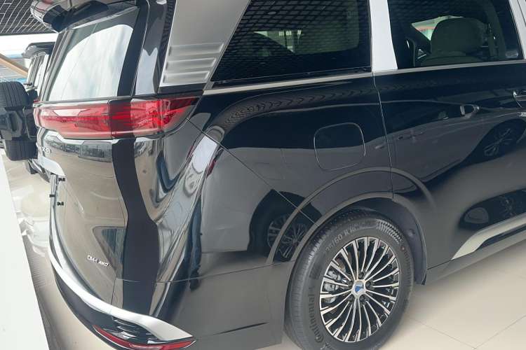 Used Denza D9 2024 DM-i 980 Four-Wheel Drive Prestige Model Exterior 3