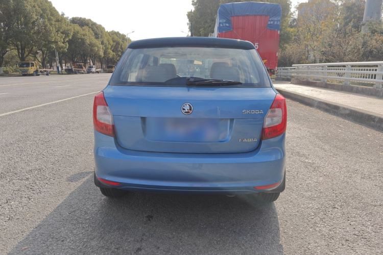 Used Skoda Fabia 2014 1.4L Automatic Crystal Edition
