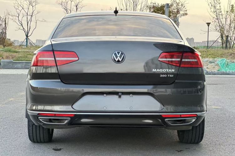 Used Volkswagen Magotan 2017 380TSI DSG Luxury Model
