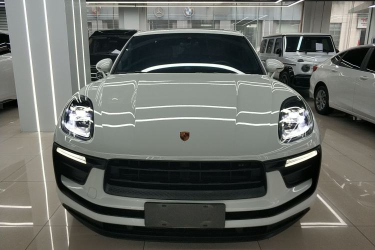 Used Porsche Macan 2023 Macan 2.0T Front