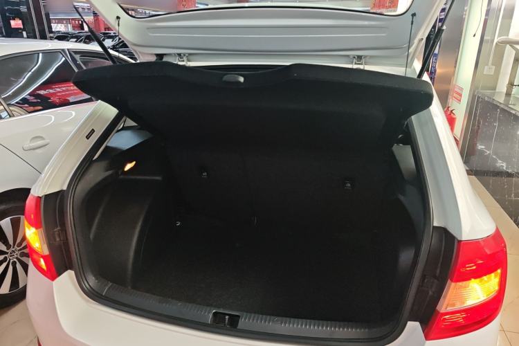 Used Skoda Rapid Spaceback 2016 Revised 1.6L Automatic Chuanxing Version
