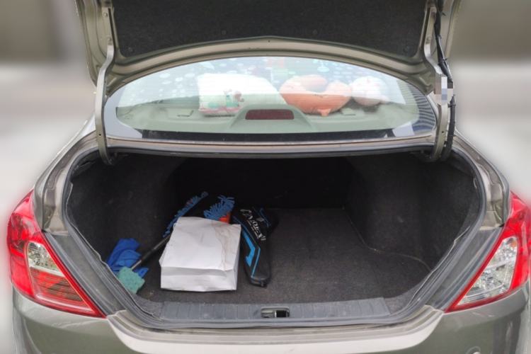 Used Nissan Sunny 2015 1.5XE CVT Master Edition Trunk