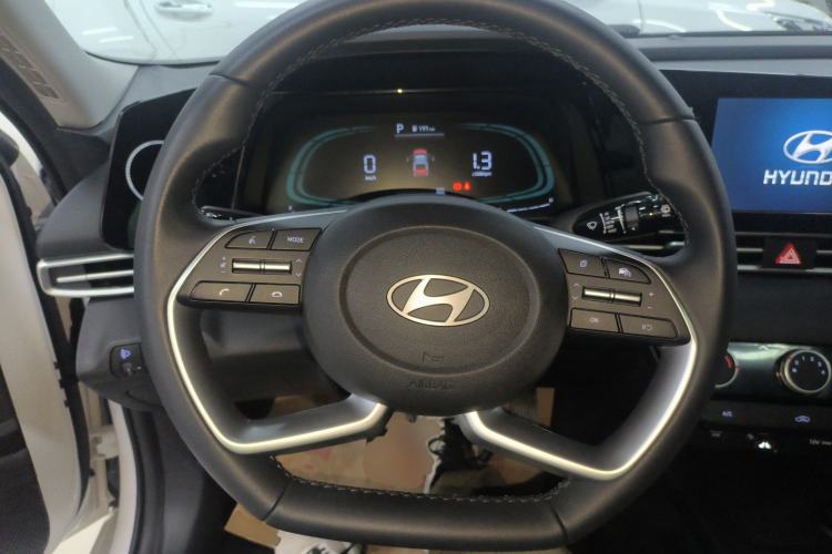 Used Hyundai Elantra 2023 1.5L CVT GLX Elite Edition Steering Wheel