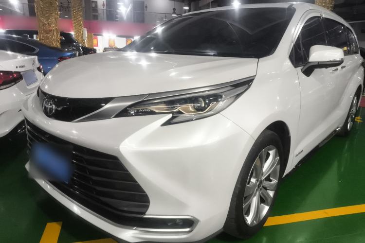 Used Toyota SIENNA 2023 2.5L Hybrid Deluxe Edition