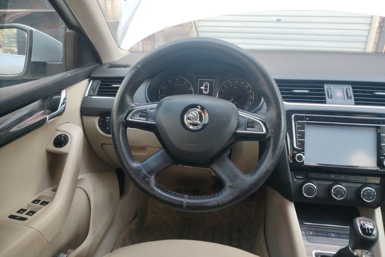 Used Skoda Octavia 2015 1.6L Manual Yijun Edition Steering Wheel