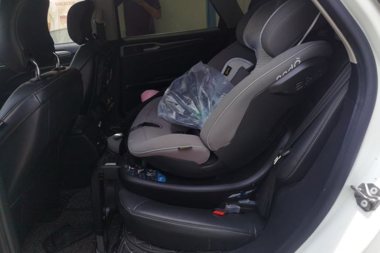 Used Ford Mondeo 2017 EcoBoost 180 Stylish Model Left Rear Seat