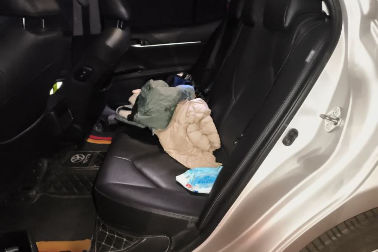 Used Toyota Camry 2021 2.0G Luxury Edition
