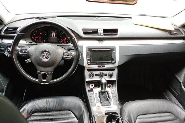 Used Volkswagen Magotan 2015 1.8TSI Advanced Model Center Console