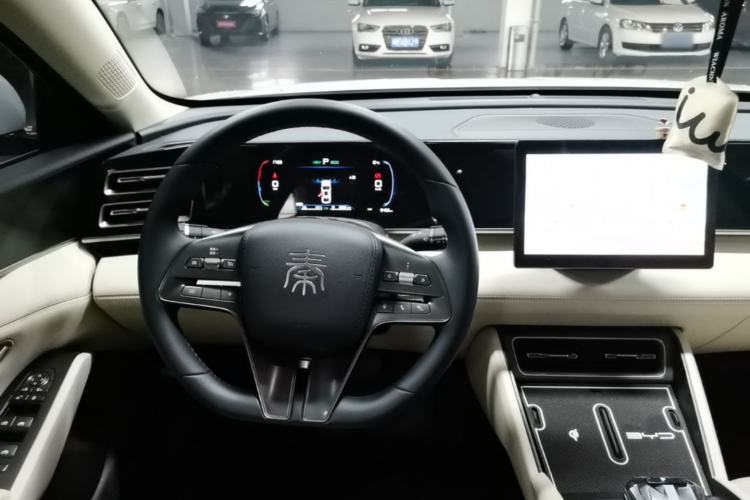 Used BYD Qin L 2024 DM-i 80KM Leading Model
