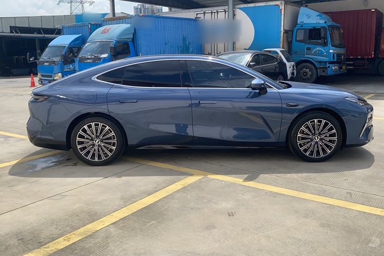 Used Geely Galaxy Galaxy 8 2025 130km EM-i Flagship Edition
