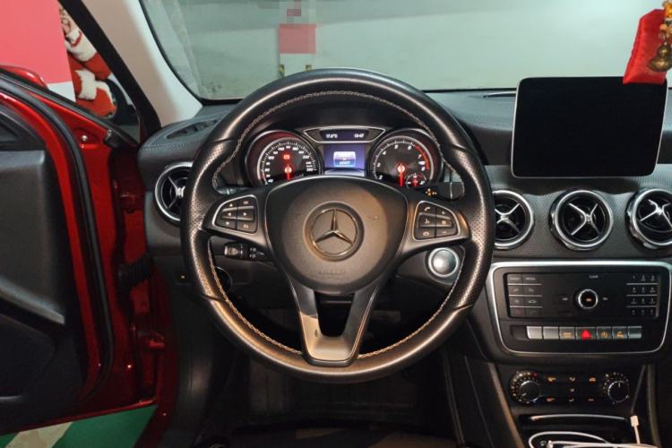 Used Mercedes-Benz GLA 2018 GLA 200 Fashion Model Steering Wheel