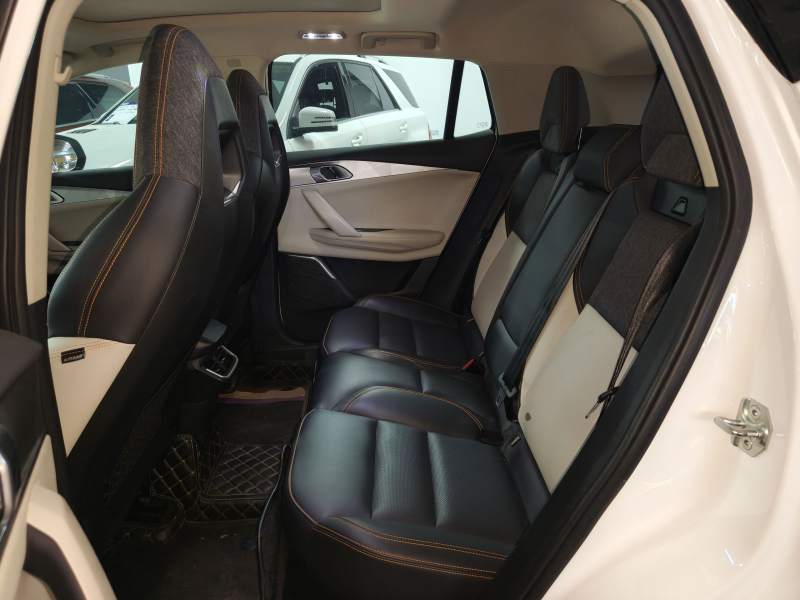 Used Lynk & Co 06 EM-P 2022 PHEV 84 km Range Pro Version — 16