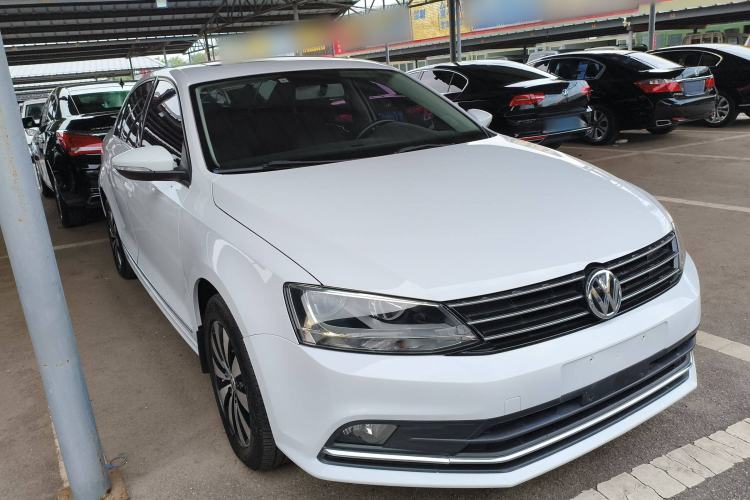 Used Volkswagen Sagitar 2017 230TSI Automatic Comfort Version
