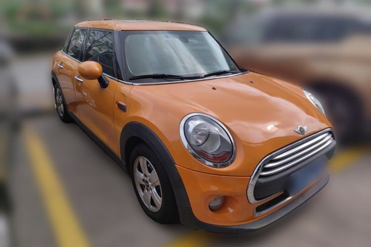 Used MINI 2015 1.2T ONE Five-Door Edition Front Right 45 Deg