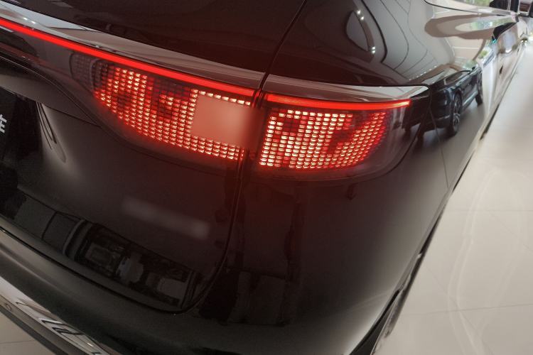 Used Hima AITO M8 2025 Model Pure Electric Max+ Six-Seat Four-Wheel-Drive Version