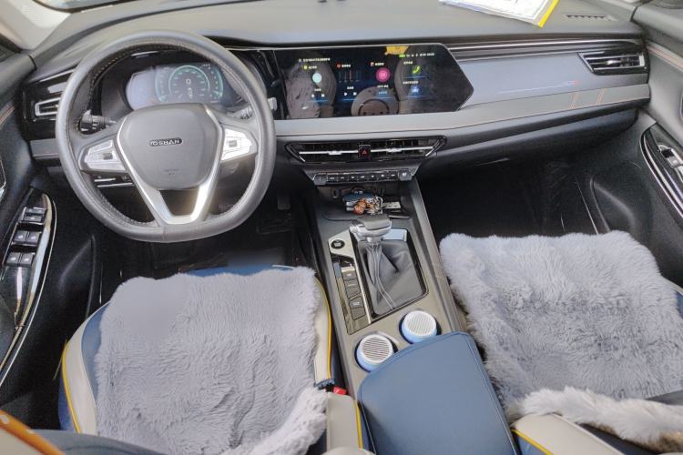 Used CHANGAN OSHAN X7 PLUS 2022 1.5T Blue Whale Edition Automatic Prestige Version Center Console
