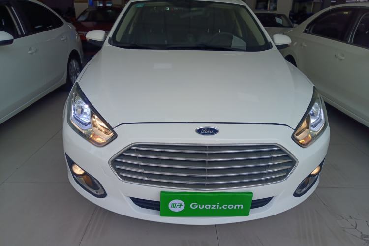 Used Ford Escort 2015 1.5L Automatic Fashion Model