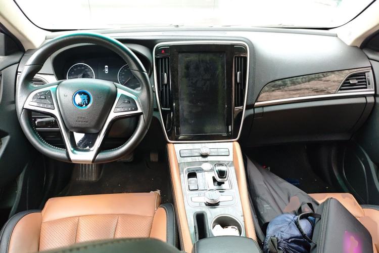 Used BYD Qin New Energy 2017 1.5T Luxury Model Center Console