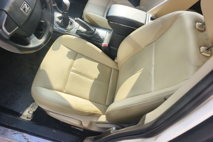 Used Zotye Z300 2016 New Vision 1.5L Manual Entry-Level Model
