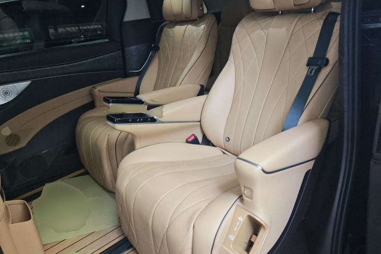 Used Denza D9 2024 DM-i 1050 Luxury Model