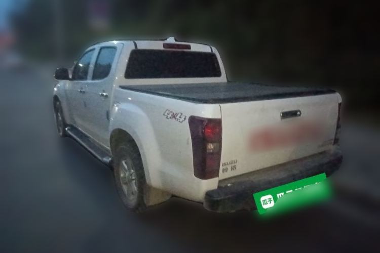 Used Isuzu D-MAX 2020 2.5T 4x4 Automatic Flagship Edition China VI JE4D25Q6A
