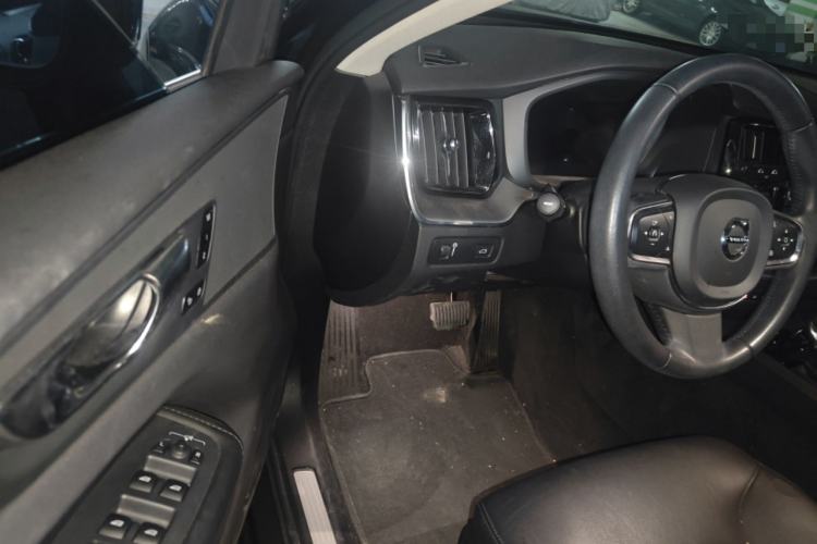 Used Volvo XC60 2021 T5 4x4 Smart Luxury Edition