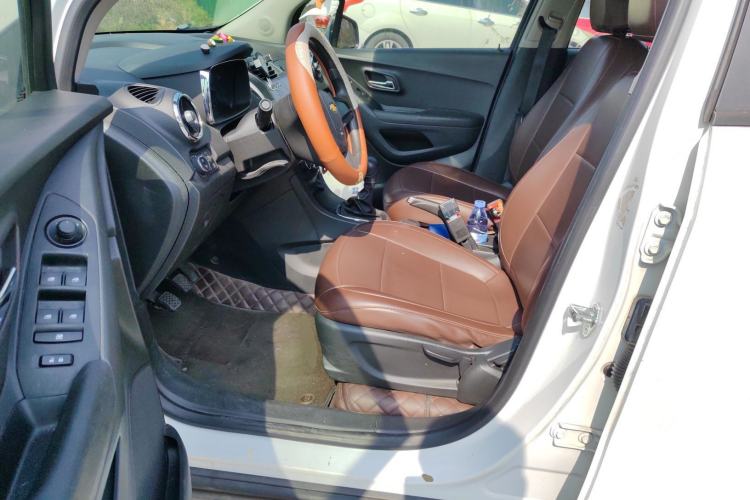 Used Chevrolet Trax 2016 1.4T Manual Two-Wheel Drive Comfort Version with Sunroof