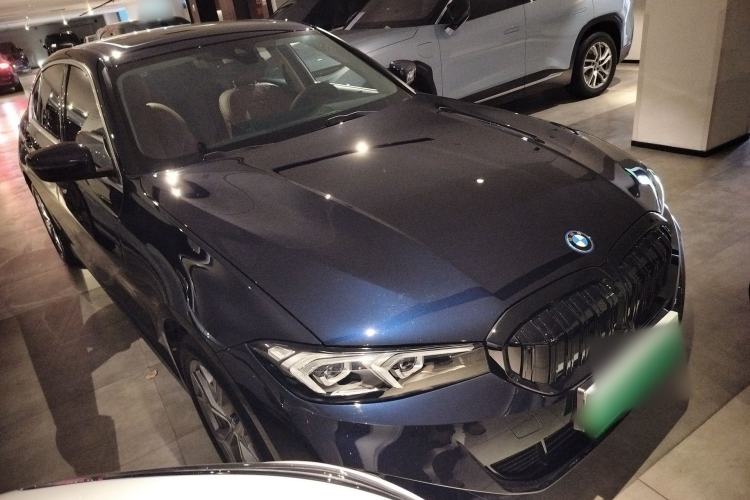 Used BMW i3 2022 eDrive 35 L Front Right 45 Deg