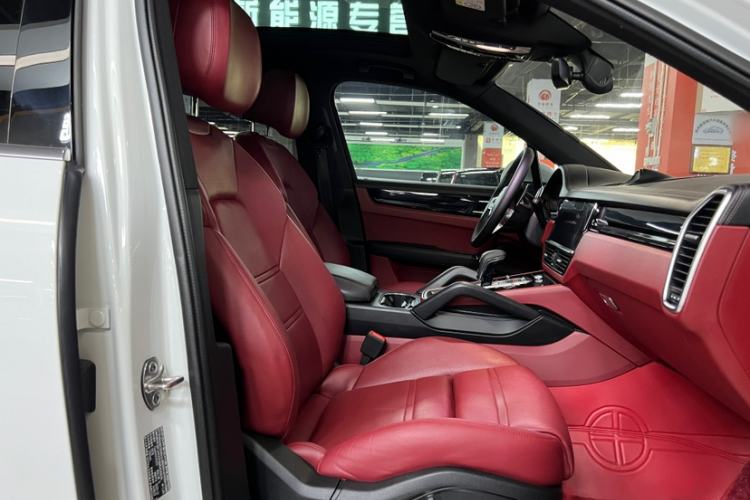 Used Porsche Cayenne 2019 Cayenne 3.0T Interior 2