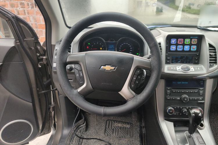 Used Chevrolet Captiva 2015 2.4L 4x4 Flagship Edition 7-Seater