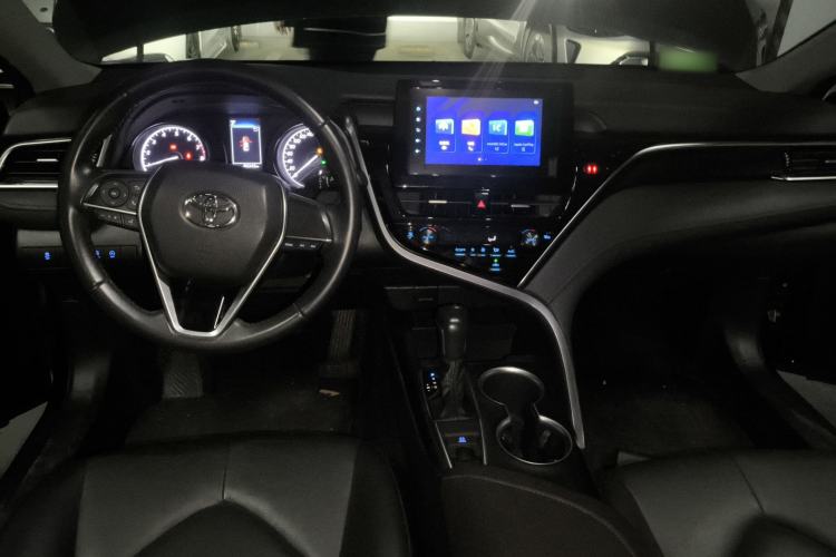 Used Toyota Camry 2023 2.0GVP Premier Edition Center Console