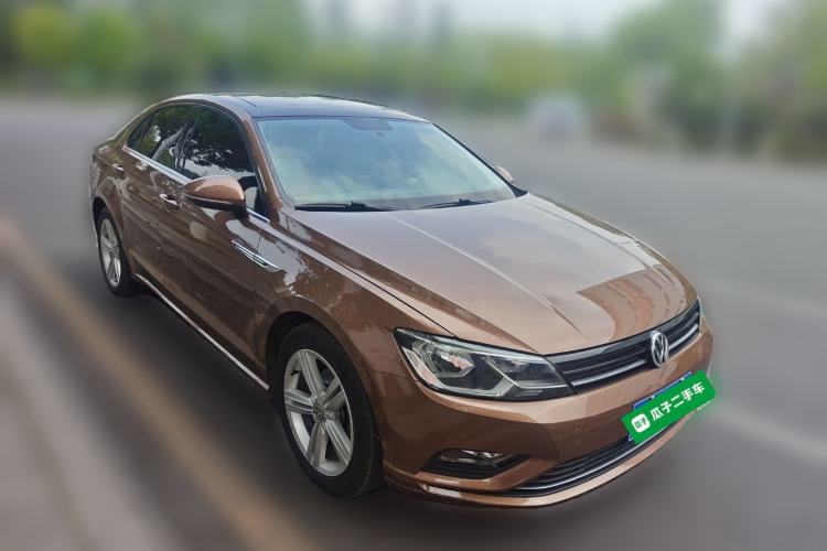 Used Volkswagen Lamando 2017 280TSI DSG Comfort Edition Front Right 45 Deg