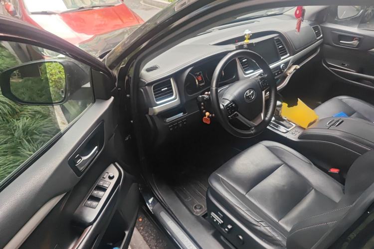 Used Toyota Highlander 2018 2.0T Four-Wheel Drive Luxury Edition 7 Seats China V Emission Standard