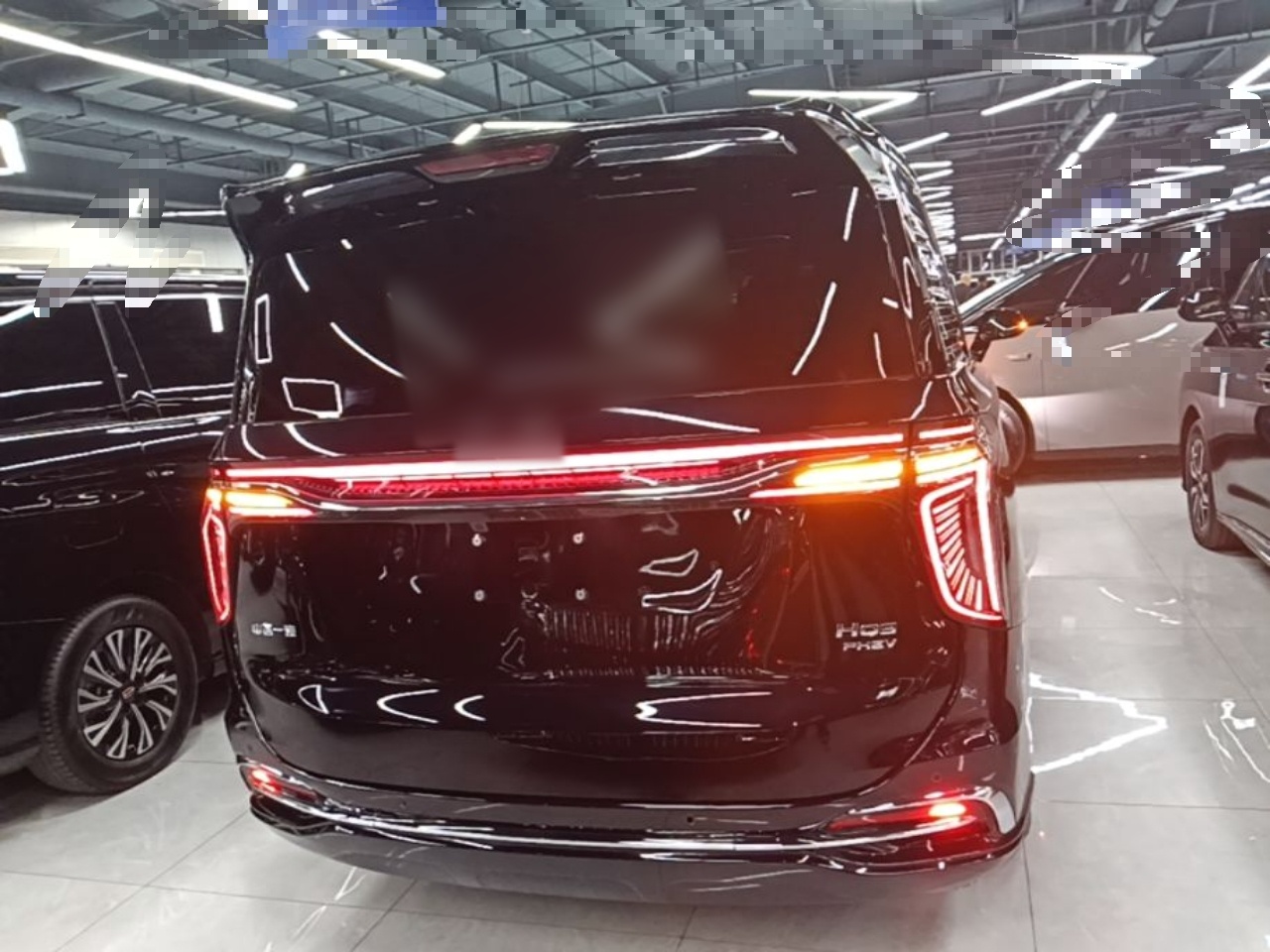 Hongqi HQ9 PHEV 2024 2.0T Four-Wheel Drive Business Edition — снимка 5