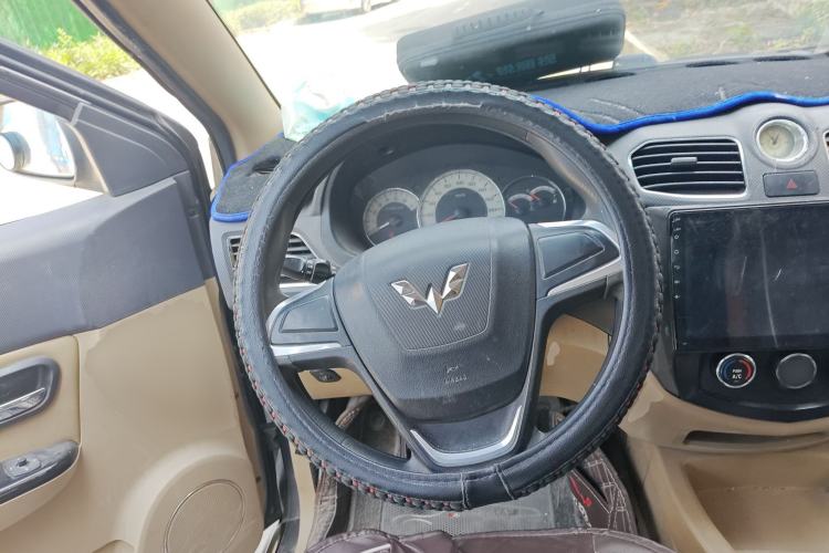 Used Wuling Hongguang 2014 1.5L S Comfort Model