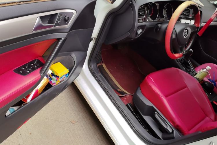 Used Volkswagen Golf 2018 1.6L Automatic Fashion Model