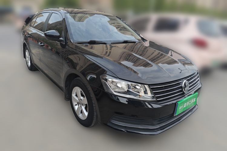 Used Volkswagen Lavida 2015 1.6L Manual Fashion Edition Front Right 45 Deg