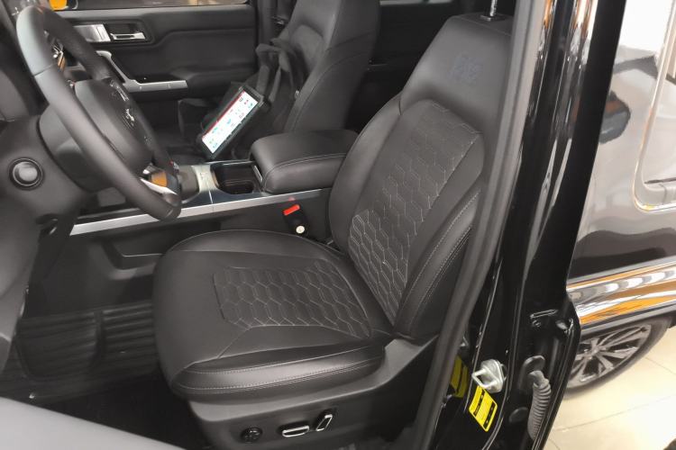 Used 212 T01 2025 2.0T Changfeng
