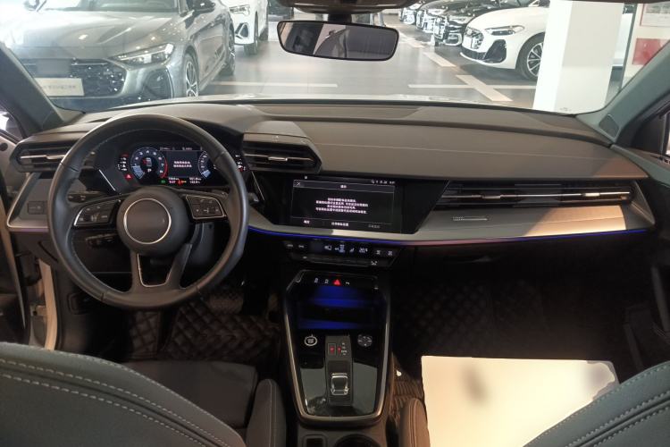 Used Audi A3 2024 A3L Limousine 35 TFSI Fashion Sport Model Center Console