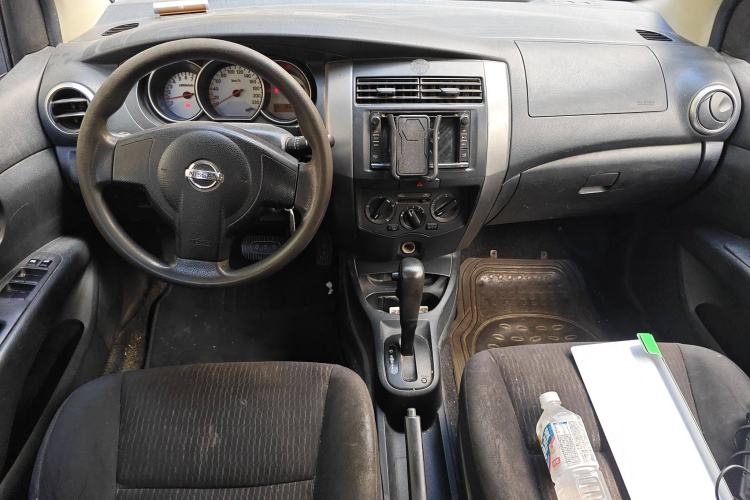 Used Nissan Livina 2010 Jingyue Edition 1.6L Automatic All-in-One Model
