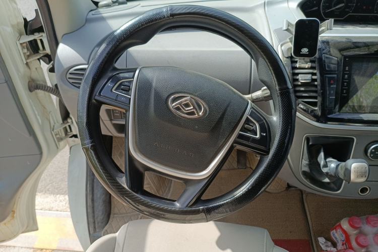 Used SAIC MAXUS Xintu V80 2019 2.5T Classic Version 6-Speed Manual – Aoyuntong Modified Long Wheelbase Mid-Height 7-Seater Steering Wheel