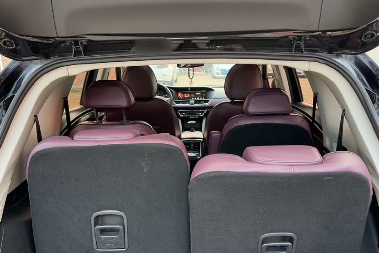 Used BORGWARD BX7 2016 28T Two-Wheel Drive Luxury Version 6 Seats Trunk