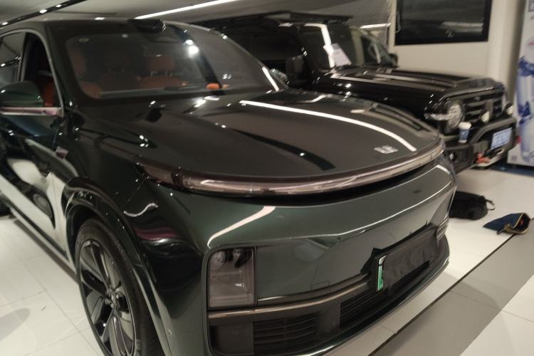 Used Li Auto L9 2022 Max model Front Right 45 Deg