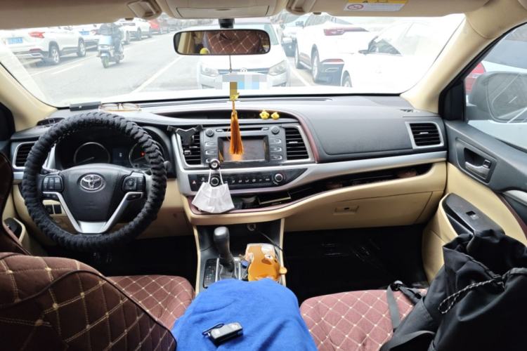 Used Toyota Highlander 2017 2.0T Four-Wheel Drive Elite Edition 7-Seater Center Console