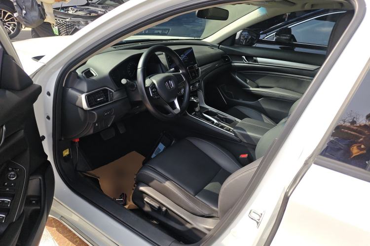 Used Honda Accord 2022 260TURBO Luxury Edition Left Front Seat